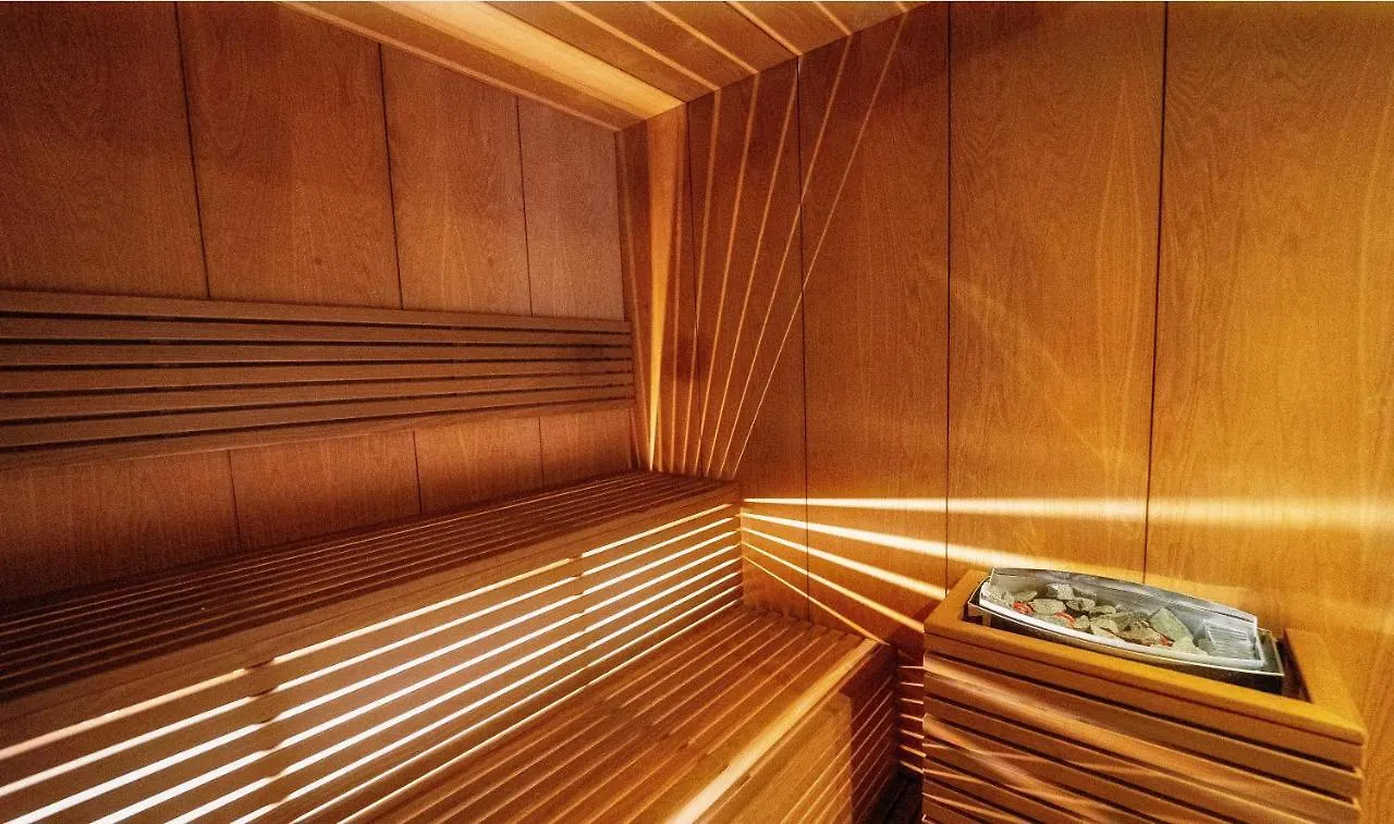 Les Clarines D'Or,Villa Avec Piscine,Jacuzzi Et Sauna , Aux Pieds Des Pistes De Ski , Pour 12 Personnes Courchevel