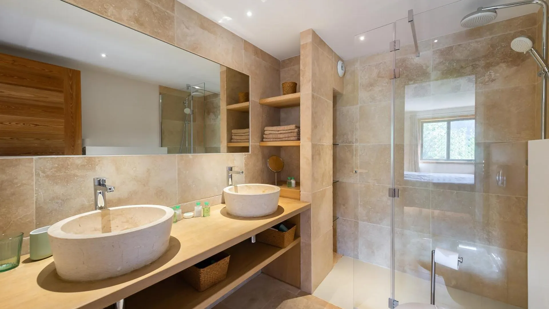Les Clarines D'Or,Villa Avec Piscine,Jacuzzi Et Sauna , Aux Pieds Des Pistes De Ski , Pour 12 Personnes Courchevel France