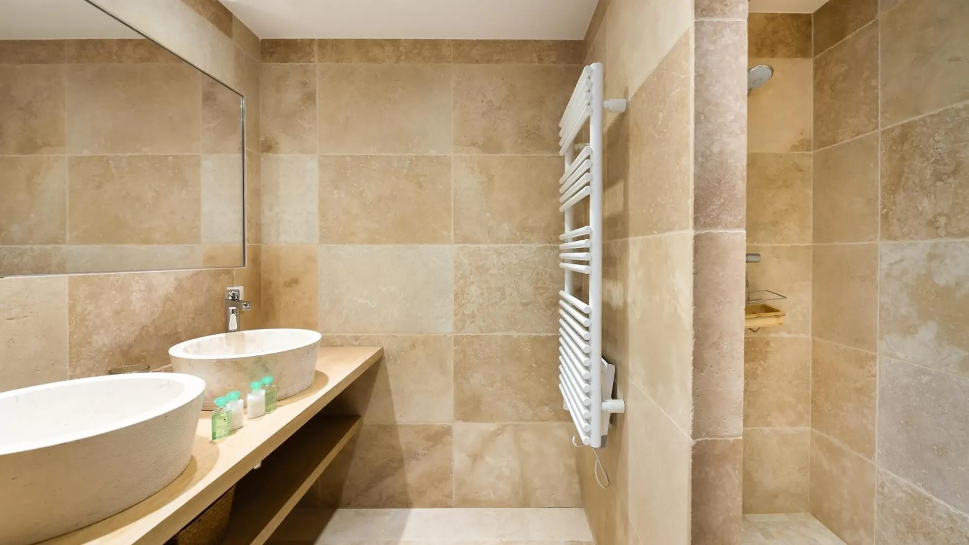 Chalet Les Clarines D'Or,Villa Avec Piscine,Jacuzzi Et Sauna , Aux Pieds Des Pistes De Ski , Pour 12 Personnes Courchevel