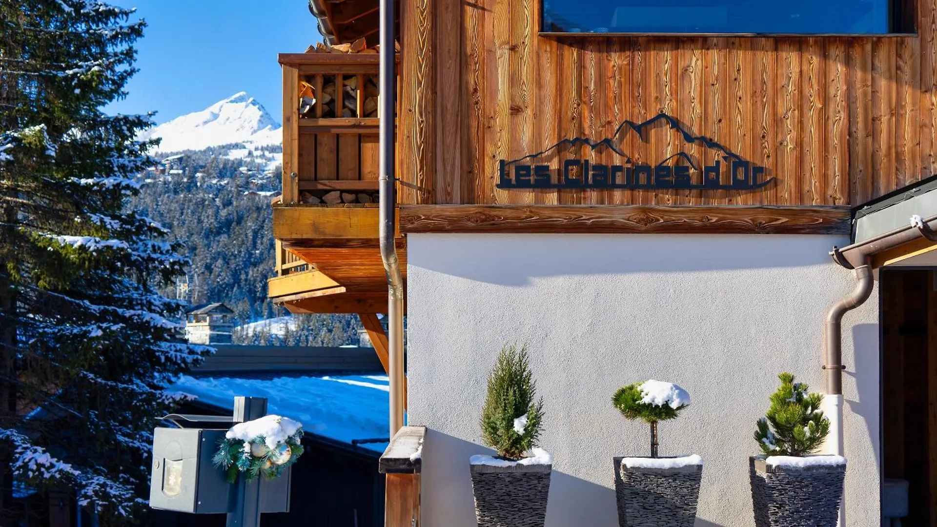 Chalet Les Clarines D'Or,Villa Avec Piscine,Jacuzzi Et Sauna , Aux Pieds Des Pistes De Ski , Pour 12 Personnes Courchevel France